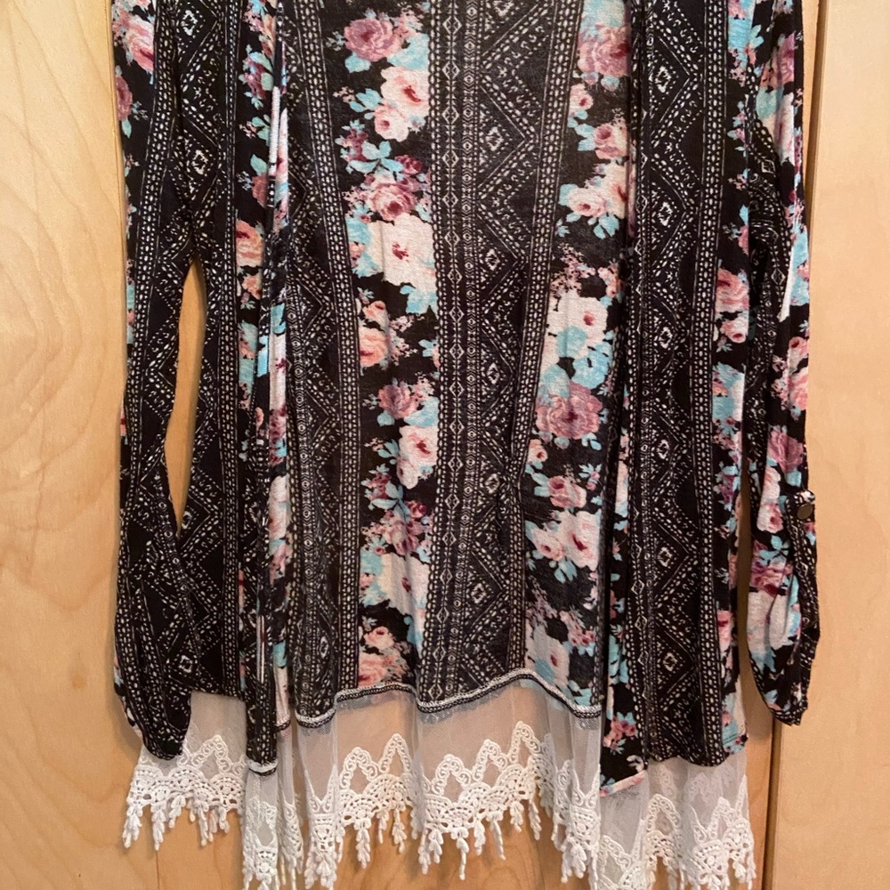 Floral soft cardigan with lacing